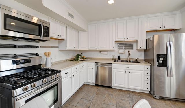 627 S Selby Boulevard, Worthington, OH 43085