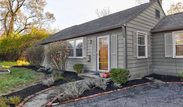 627 S Selby Boulevard, Worthington, OH 43085