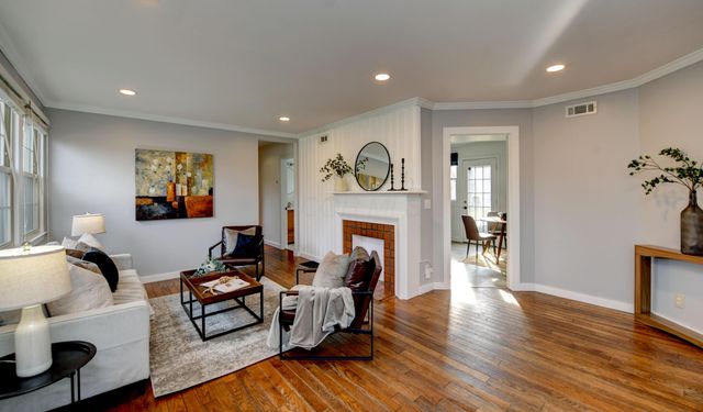 627 S Selby Boulevard, Worthington, OH 43085