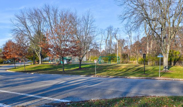 627 S Selby Boulevard, Worthington, OH 43085