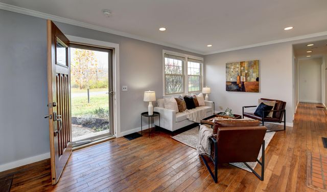 627 S Selby Boulevard, Worthington, OH 43085