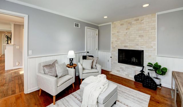 627 S Selby Boulevard, Worthington, OH 43085