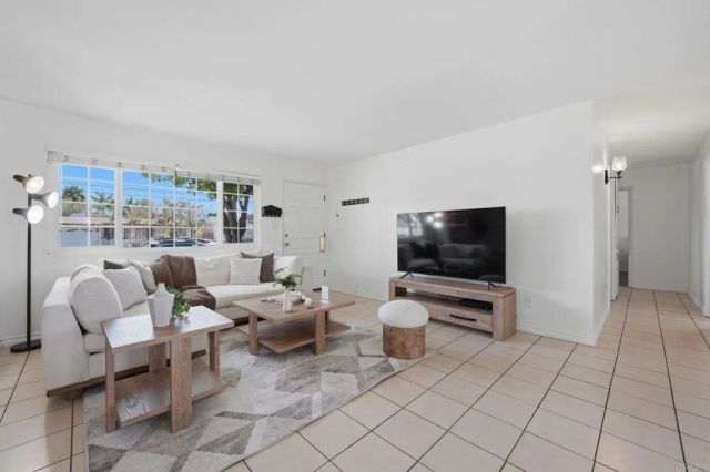 161 E Palomar Street, Chula Vista, CA 91911