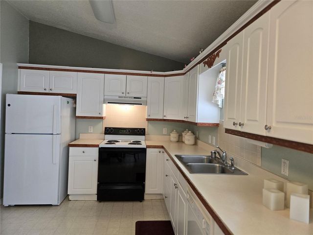 34340 OAK AVENUE, Leesburg, FL 34788