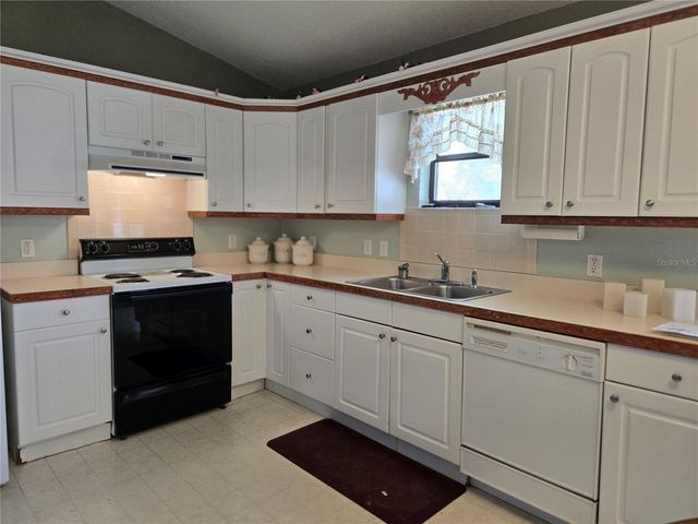 34340 OAK AVENUE, Leesburg, FL 34788