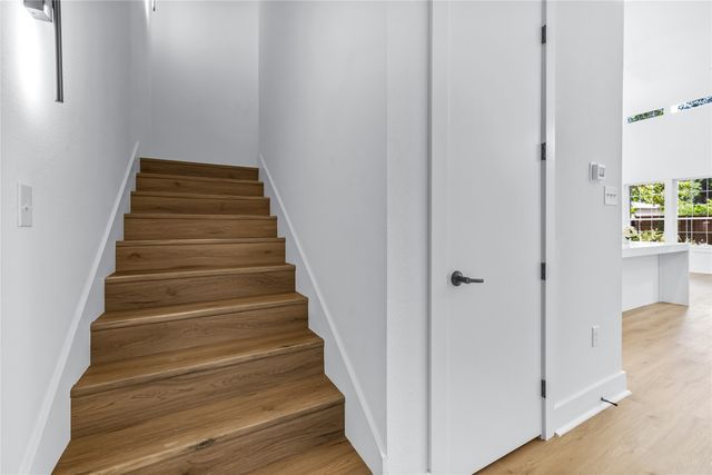 2322 Arroyo Avenue, Dallas, TX 75219