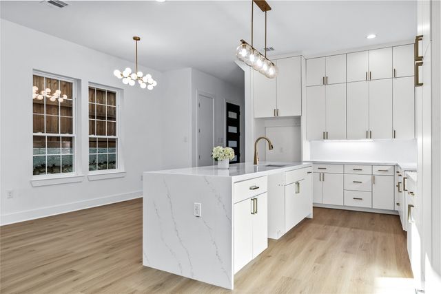 2322 Arroyo Avenue, Dallas, TX 75219