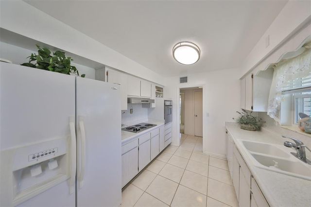 1809 HAVERFORD AVENUE, Sun City Center, FL 33573