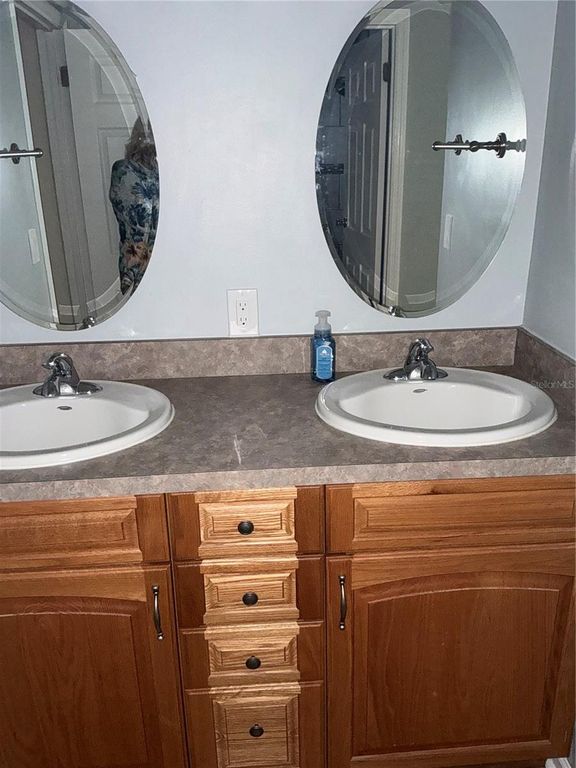 Image 18 of property listing at 13 TRAP CIRCLE, New Smyrna Beach, FL 32168