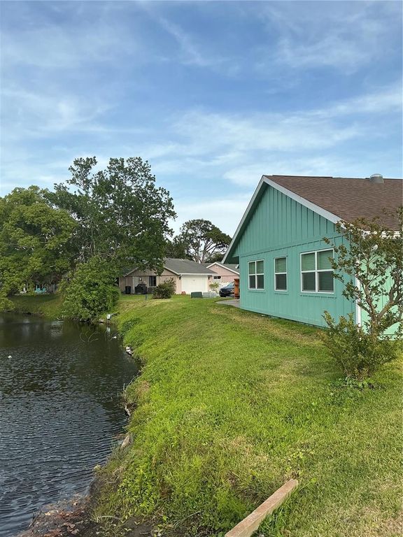 Image 28 of property listing at 13 TRAP CIRCLE, New Smyrna Beach, FL 32168