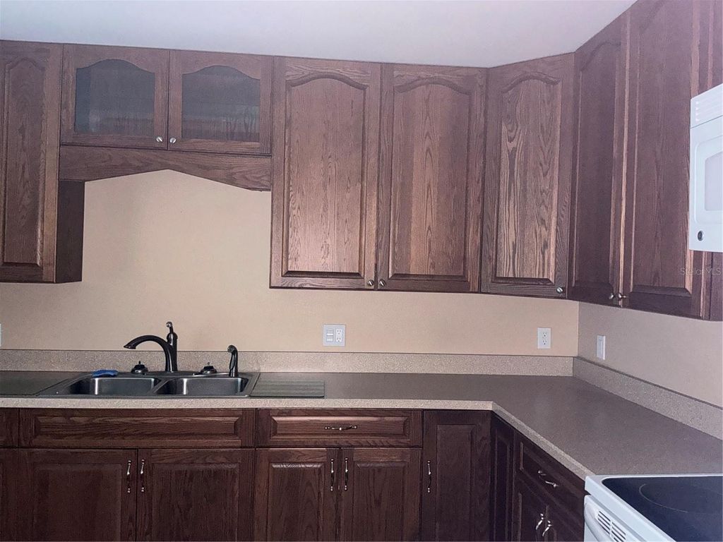 Image 5 of property listing at 13 TRAP CIRCLE, New Smyrna Beach, FL 32168