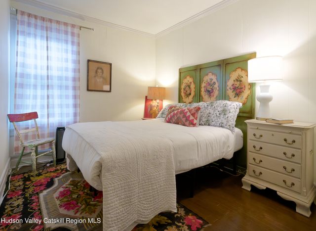 37 Worth Avenue, Hudson, NY 12534