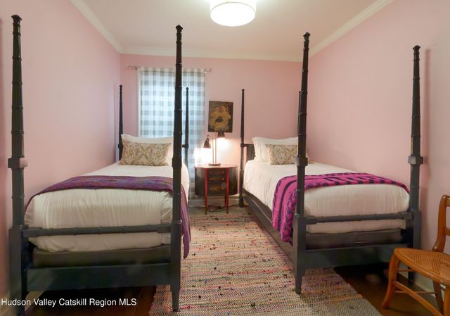 37 Worth Avenue, Hudson, NY 12534