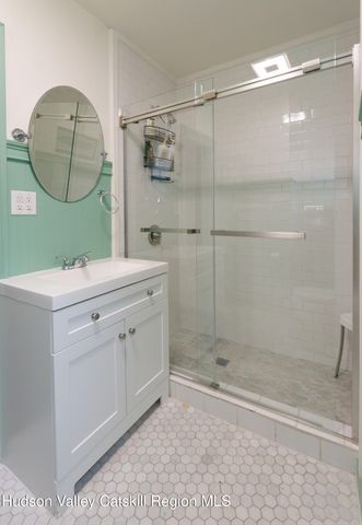 37 Worth Avenue, Hudson, NY 12534