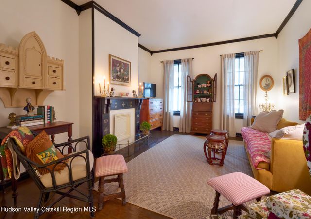 37 Worth Avenue, Hudson, NY 12534