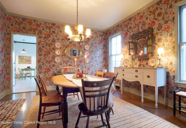 37 Worth Avenue, Hudson, NY 12534