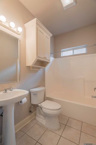 825 Wordsworth Dr, Baton Rouge, LA 70810