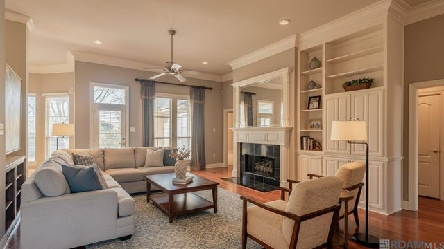 825 Wordsworth Dr, Baton Rouge, LA 70810