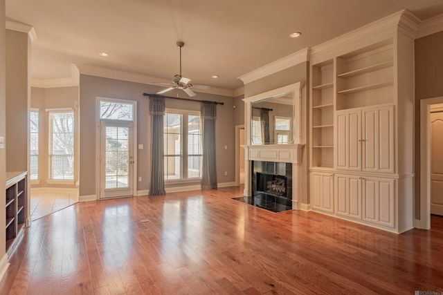 825 Wordsworth Dr, Baton Rouge, LA 70810