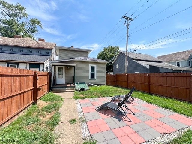 518 N Uhrich Street, Uhrichsville, OH 44683