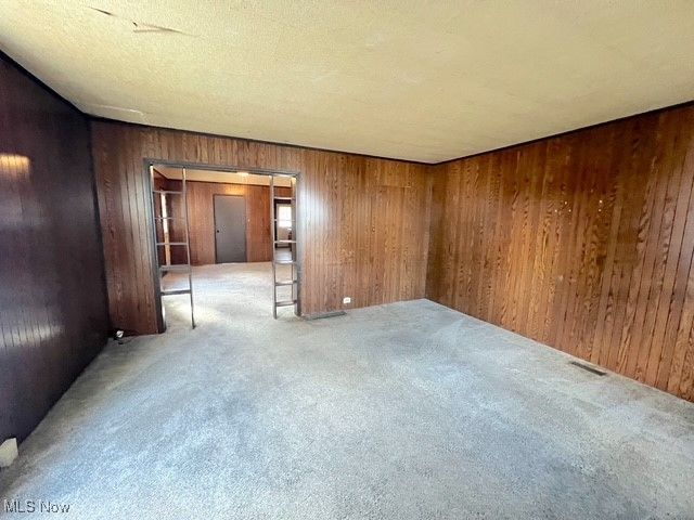 518 N Uhrich Street, Uhrichsville, OH 44683