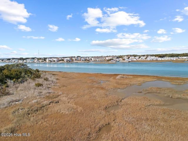 650 Cedar Point Boulevard B25, Cedar Point, NC 28584