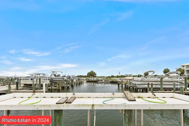 650 Cedar Point Boulevard B25, Cedar Point, NC 28584