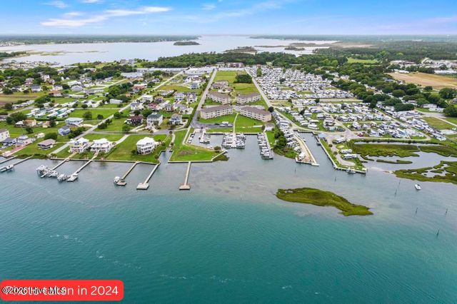 650 Cedar Point Boulevard B25, Cedar Point, NC 28584