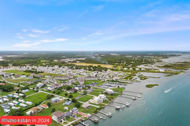 650 Cedar Point Boulevard B25, Cedar Point, NC 28584
