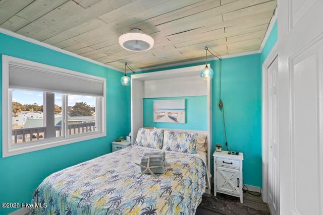 650 Cedar Point Boulevard B25, Cedar Point, NC 28584