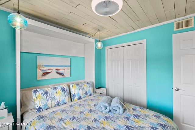 650 Cedar Point Boulevard B25, Cedar Point, NC 28584