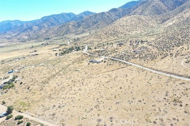 113 Juniper Hills Rd., Juniper, CA 93543