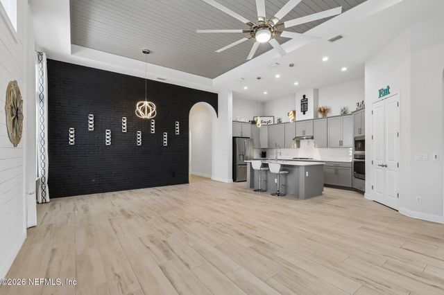 10707 AVENTURA Drive, Jacksonville, FL 32256