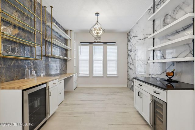 10707 AVENTURA Drive, Jacksonville, FL 32256