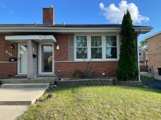 9137 Barberry Lane 9137, Des Plaines, IL 60016