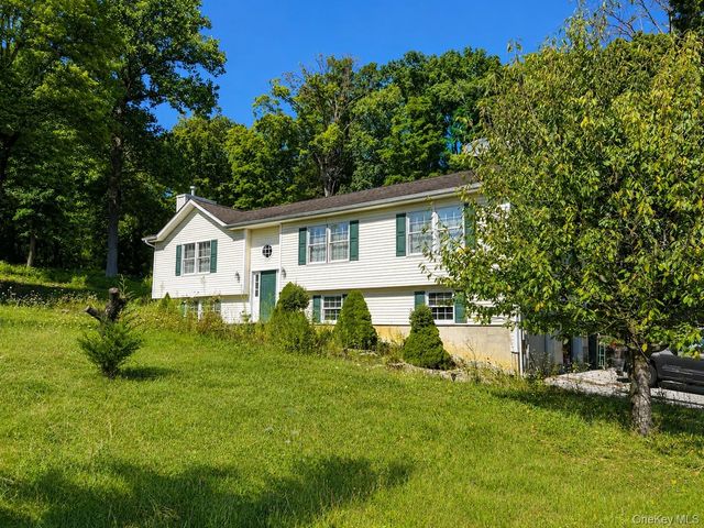 71 O'Halloran Circle, Pleasant Valley, NY 12569