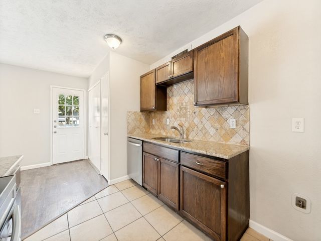 5225 Knox Drive, The Colony, TX 75056
