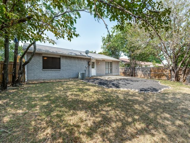 5225 Knox Drive, The Colony, TX 75056