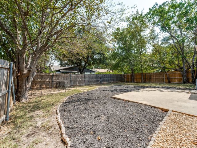 5225 Knox Drive, The Colony, TX 75056
