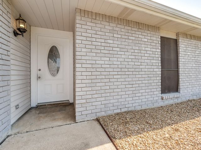 5225 Knox Drive, The Colony, TX 75056