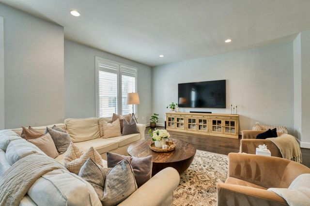 44714 ELLSWORTH TER, Ashburn, VA 20147