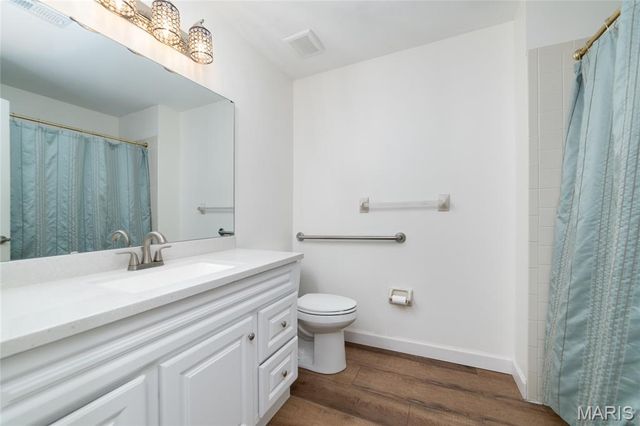 1608 Lake Knoll Drive 1A, Lake St Louis, MO 63367