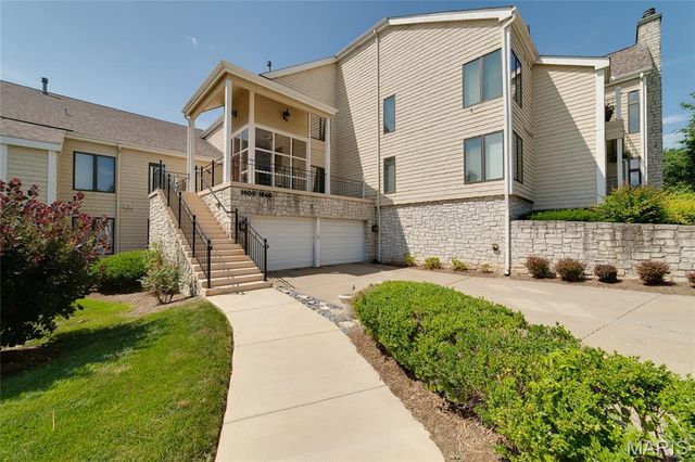 1608 Lake Knoll Drive 1A, Lake St Louis, MO 63367