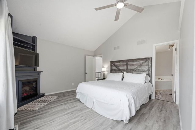 422 N Jaax Ct, Wichita, KS 67235