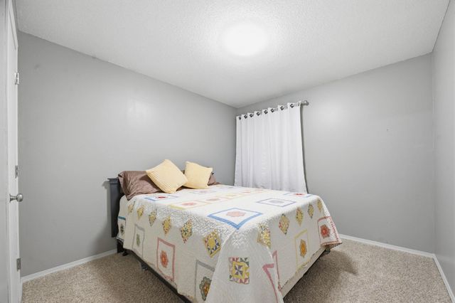 422 N Jaax Ct, Wichita, KS 67235
