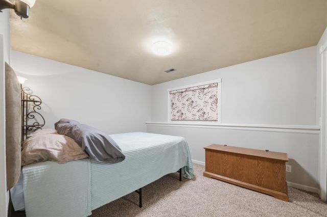 422 N Jaax Ct, Wichita, KS 67235