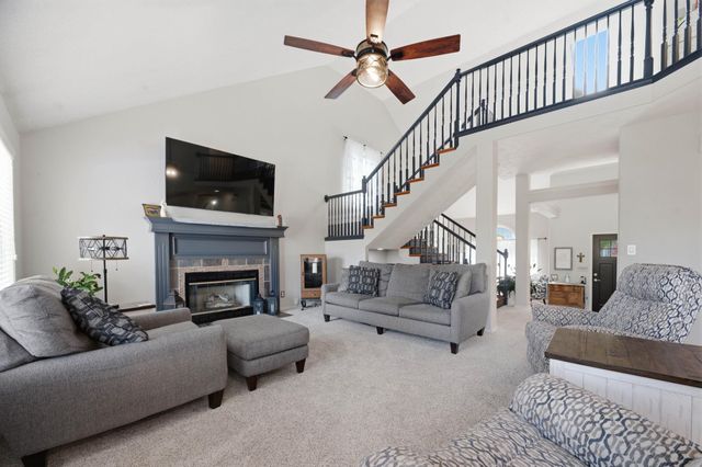 422 N Jaax Ct, Wichita, KS 67235