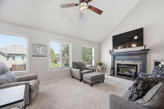 422 N Jaax Ct, Wichita, KS 67235