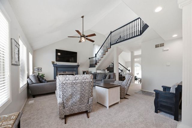422 N Jaax Ct, Wichita, KS 67235