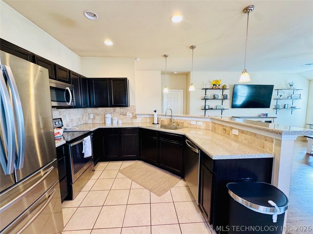 1310 Panther Lane, Sapulpa, OK 74066